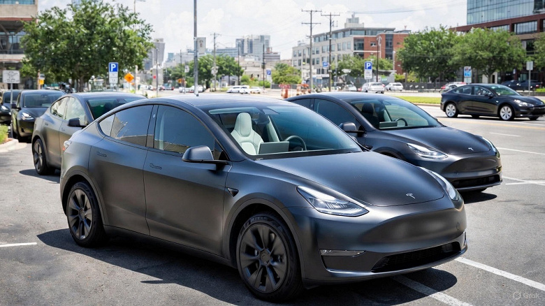 Роботакси без &laquo;страховки&raquo;: после заявления Илона Маска акции Tesla взлетели к годовому максимуму